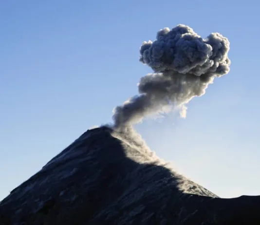 Acatenango Tırmanışı ve Yılbaşını Volkanda Kutlamak